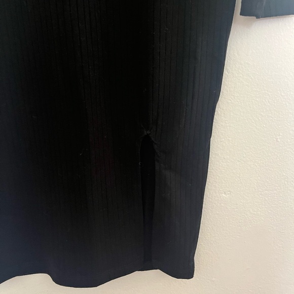 Black Mock Neck Ribbed Bodycon Dress☕️ - Picture 2 of 3